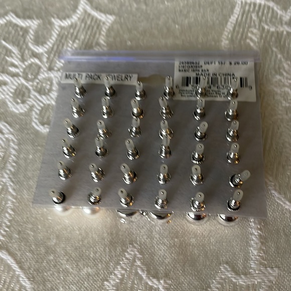 New Earrings On Original Cards Spring Street & Multiple Studs - Picture 3 of 5